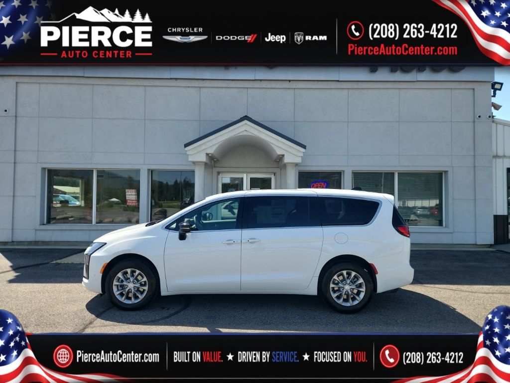 2027 Chrysler Pacifica Select AWD's photo