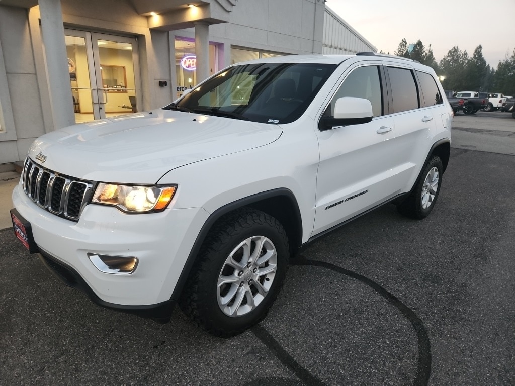Used 2021 Jeep Grand Cherokee Laredo SUV