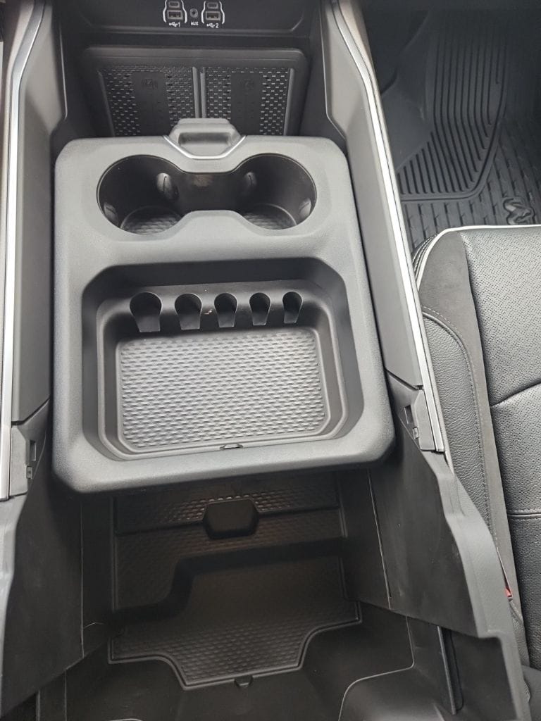 2026 RAM 3500 Laramie - Photo 23