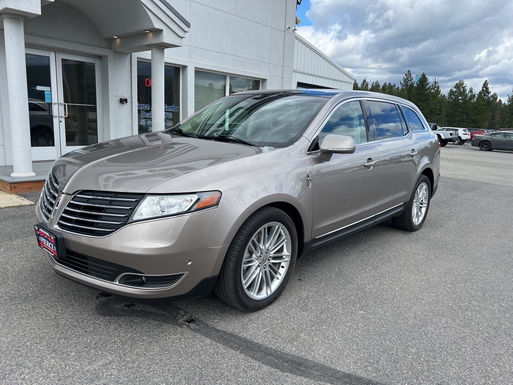 Used 2018 Lincoln MKT Reserve with VIN 2LMHJ5AT8JBL01704 for sale in Sagle, ID