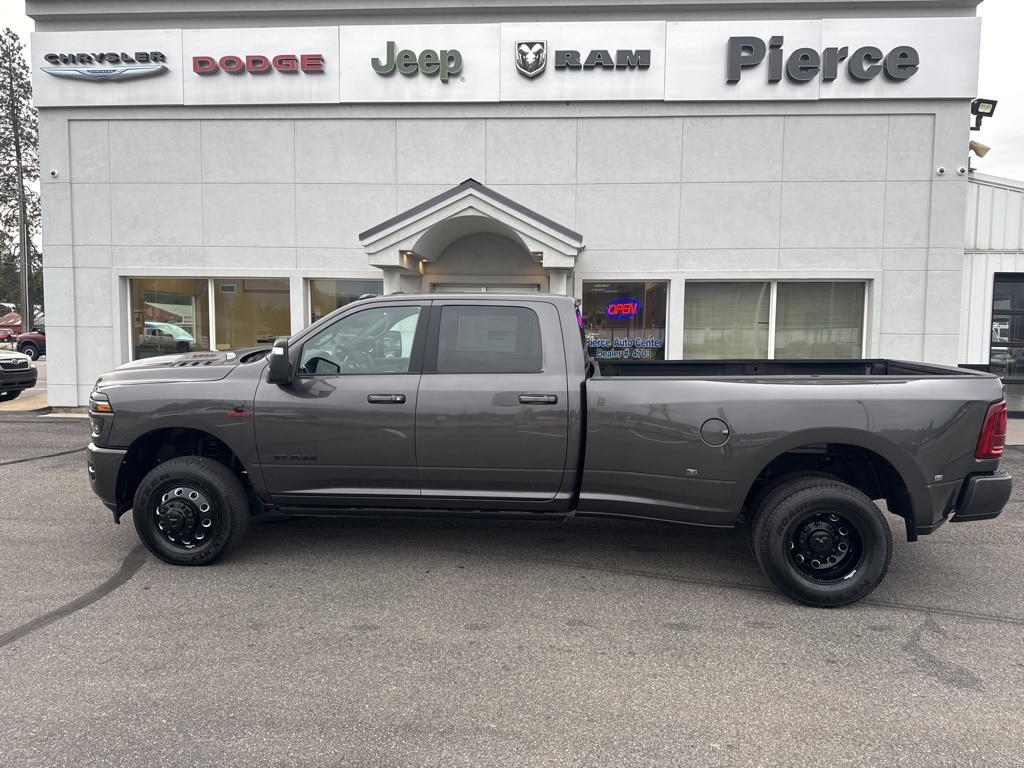 2025 RAM Ram 3500 Pickup Laramie's photo