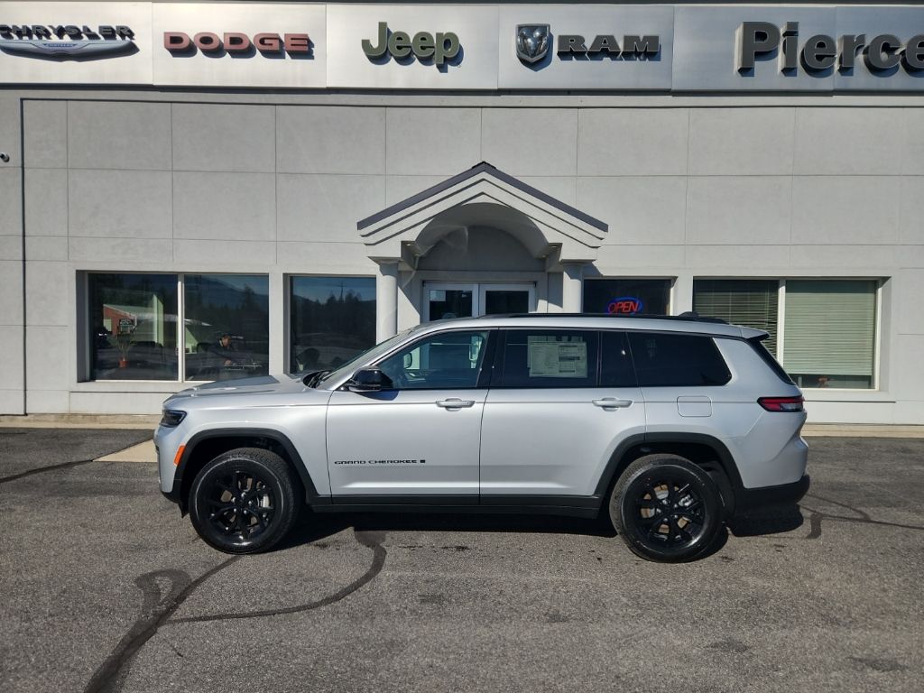 2026 Jeep Grand Cherokee L Laredo Altitude 4x4's photo