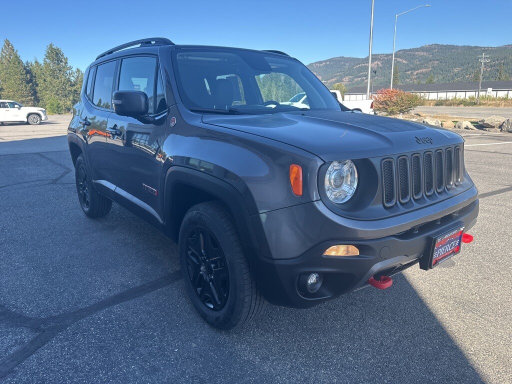 2018 Jeep Renegade Trailhawk photo 3