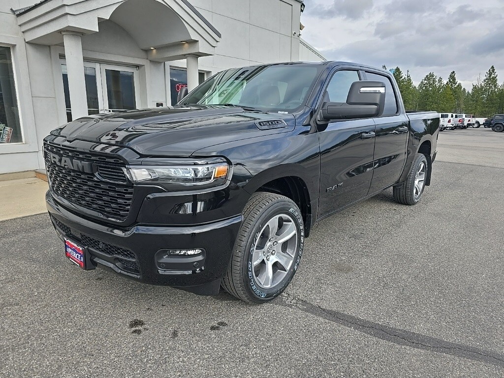 2025 Ram 1500 Tradesman photo 2