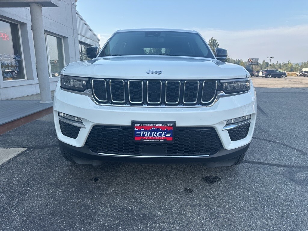 2023 Jeep Grand Cherokee Limited photo 2