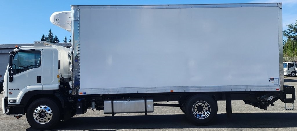 2025 Isuzu FTR Truck's photo