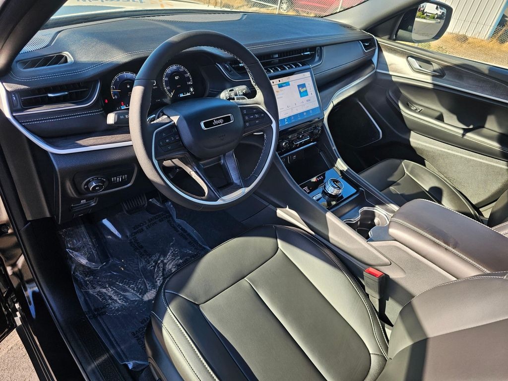 New 2025 Jeep Grand Cherokee L LIMITED 4X4 Sport Utility