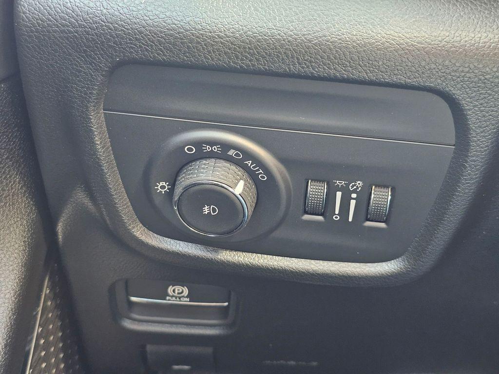 2025 Jeep Grand Cherokee Overland - Photo 27