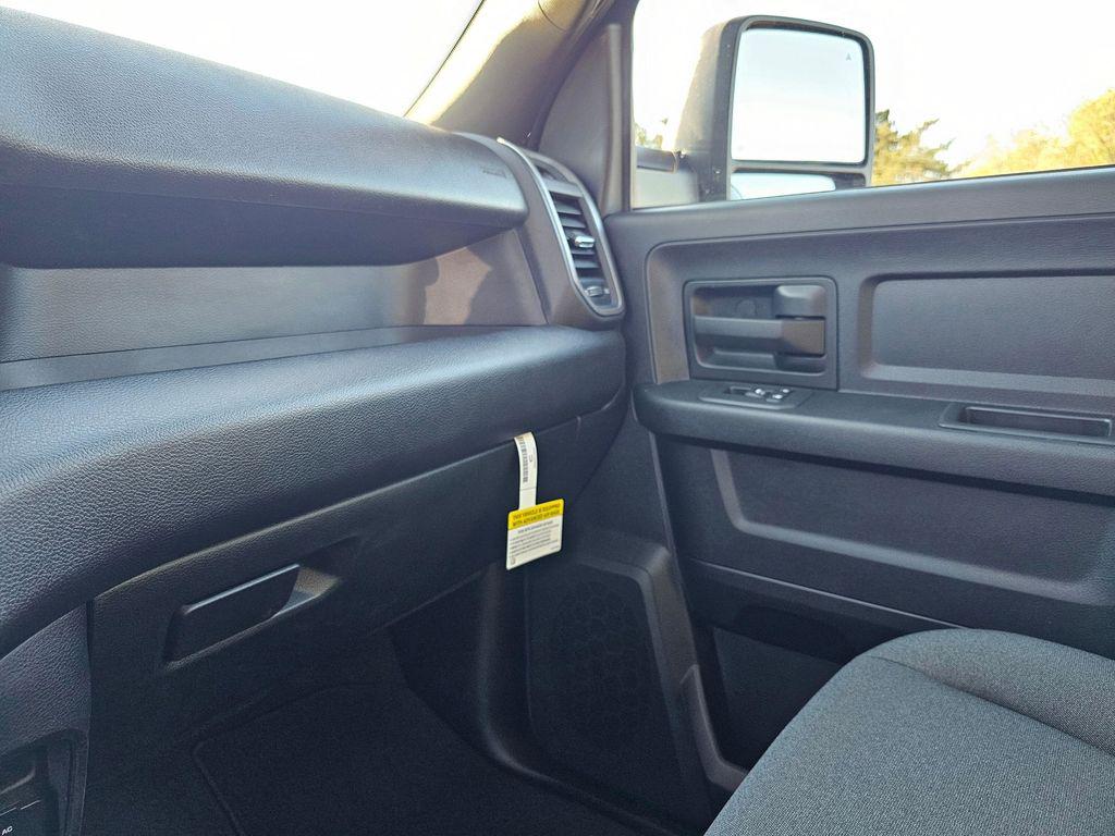 2025 RAM 2500 Tradesman - Photo 25