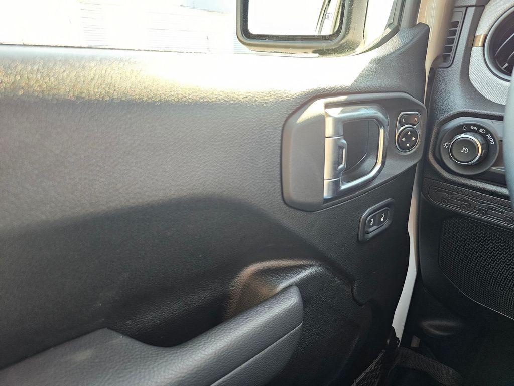 2025 Jeep Wrangler 4-Door Sport S - Photo 28