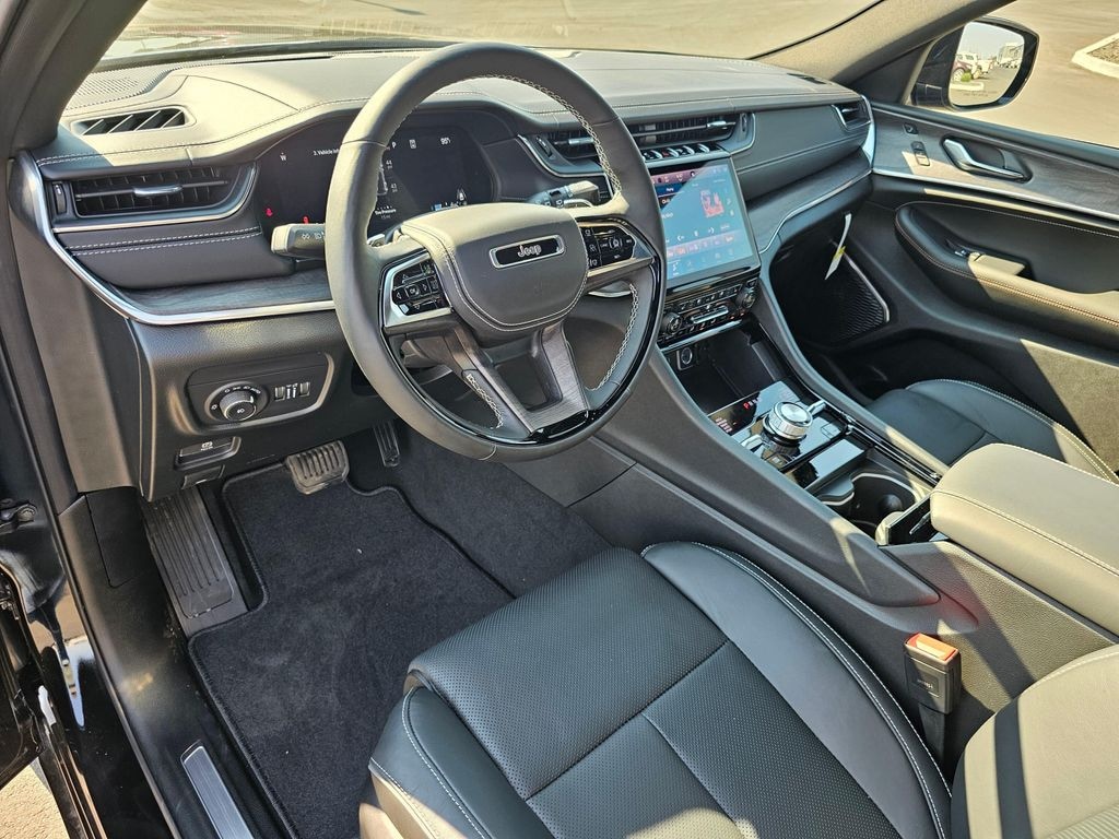 New 2025 Jeep Grand Cherokee OVERLAND 4X4 Sport Utility