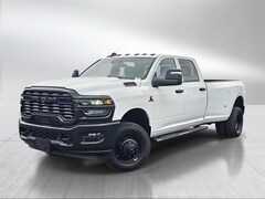 2026 Ram 3500 TRADESMAN CREW CAB 4X4 8' BOX Pickup