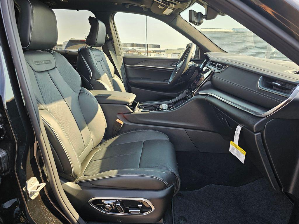 2025 Jeep Grand Cherokee Overland - Photo 14