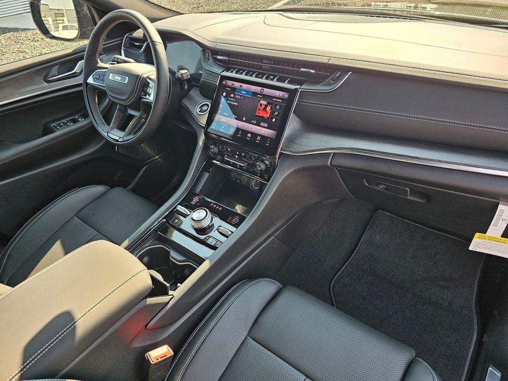 2025 Jeep Grand Cherokee Overland - Photo 15