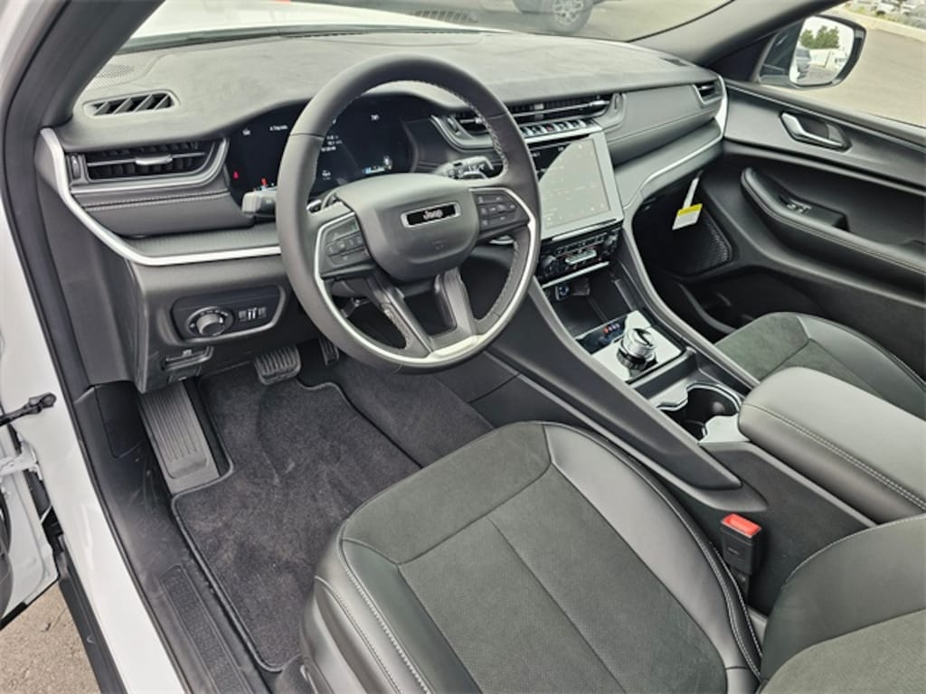 New 2025 Jeep Grand Cherokee L ALTITUDE X 4X4 Sport Utility