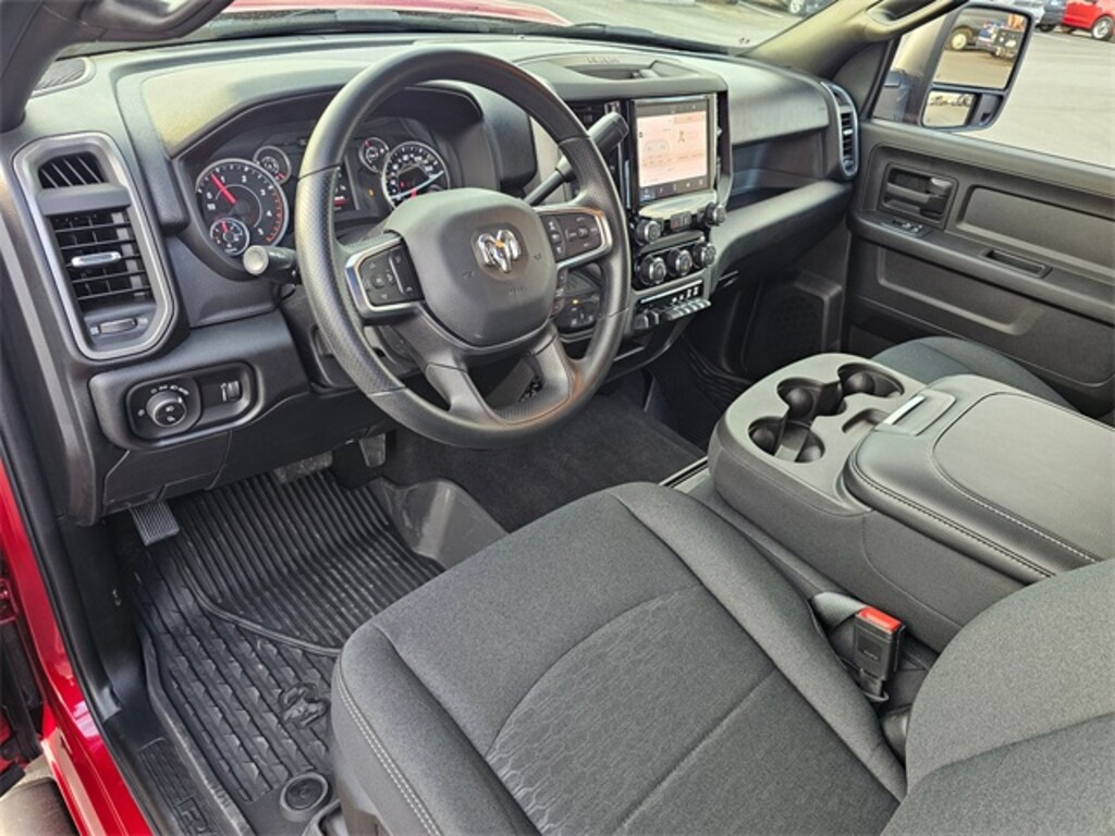 New 2026 Ram 2500 BLACK EXPRESS CREW CAB 4X4 6'4 BOX Pickup