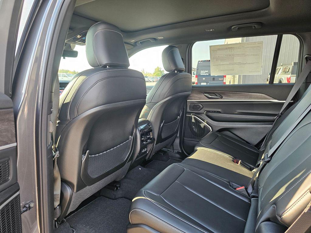 2025 Jeep Grand Cherokee L Limited - Photo 12