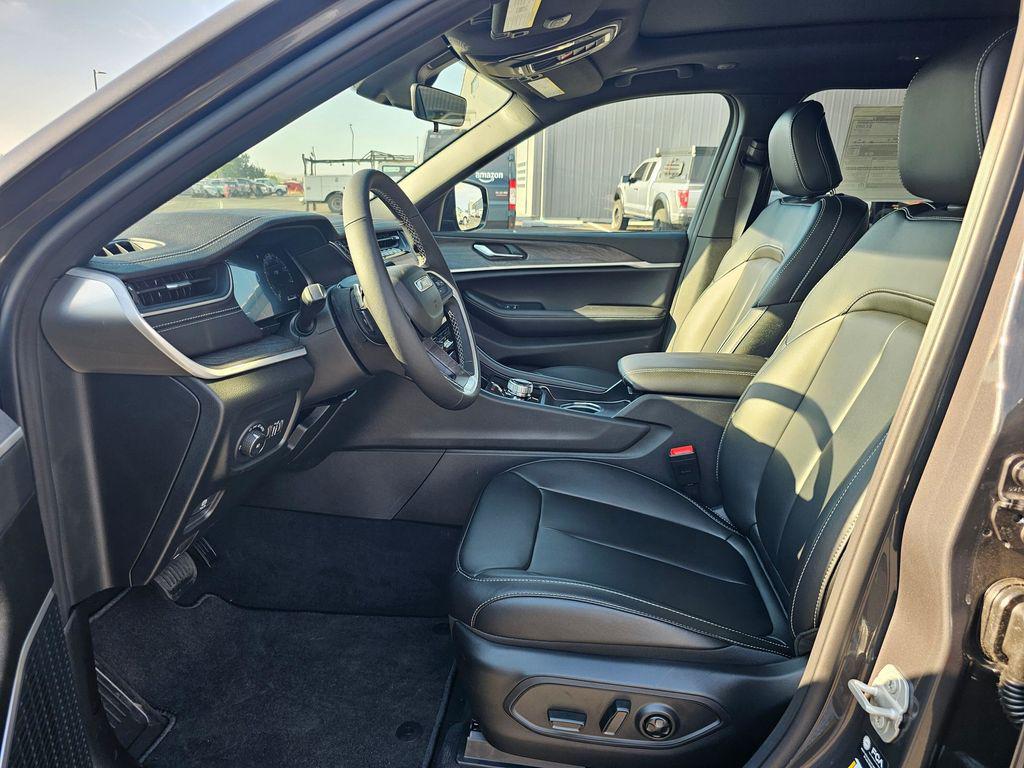 2025 Jeep Grand Cherokee L Limited - Photo 11