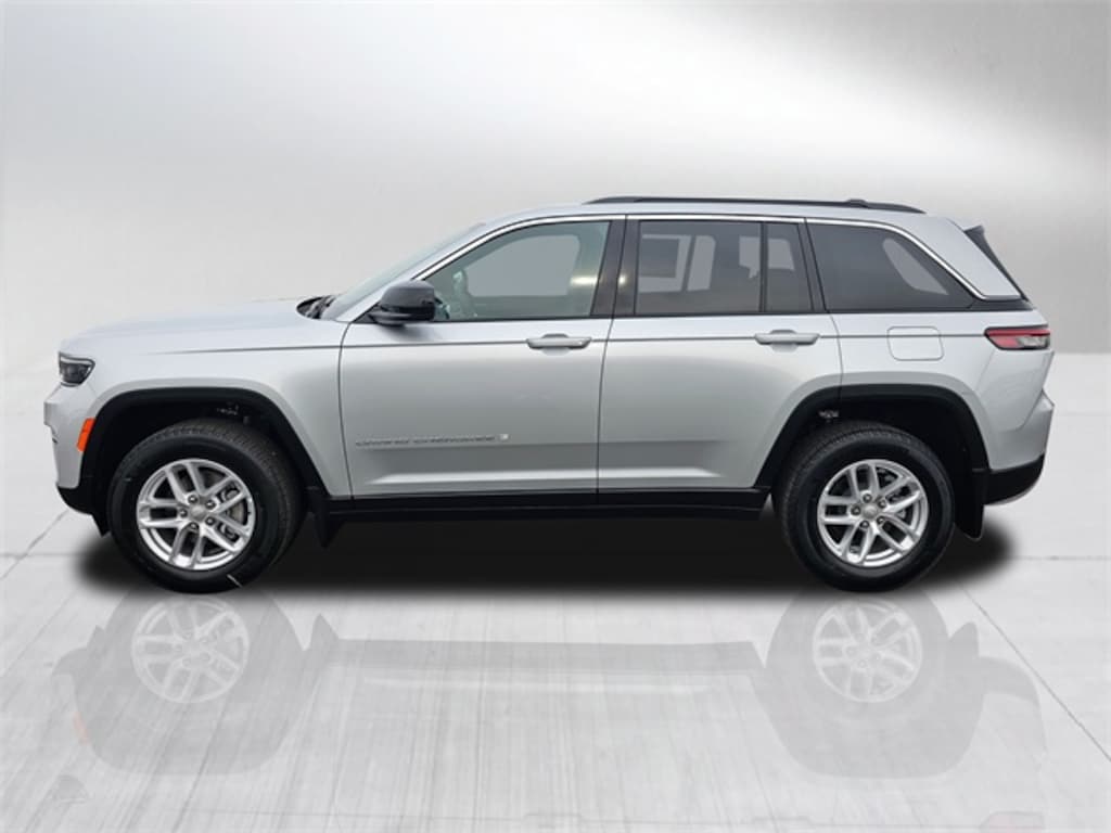 New 2025 Jeep Grand Cherokee LAREDO X 4X4 Sport Utility