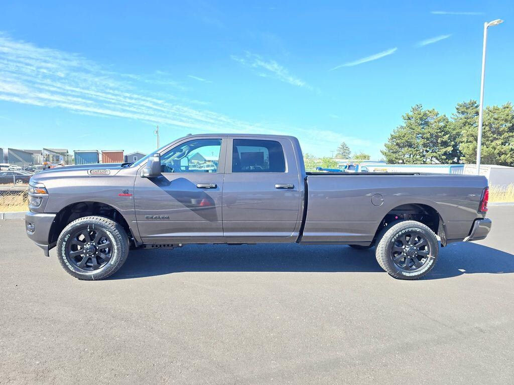 New 2026 Ram 3500 BIG HORN CREW CAB 4X4 8' BOX Pickup