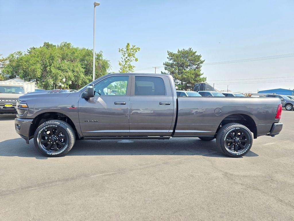 New 2026 Ram 3500 LARAMIE CREW CAB 4X4 8' BOX Pickup