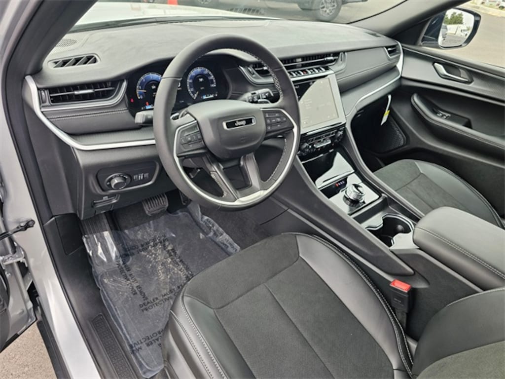 New 2025 Jeep Grand Cherokee L ALTITUDE X 4X4 Sport Utility