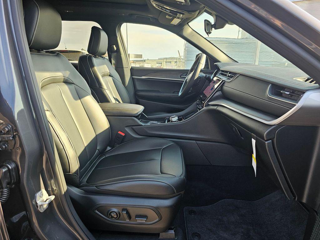 2025 Jeep Grand Cherokee L Limited - Photo 15