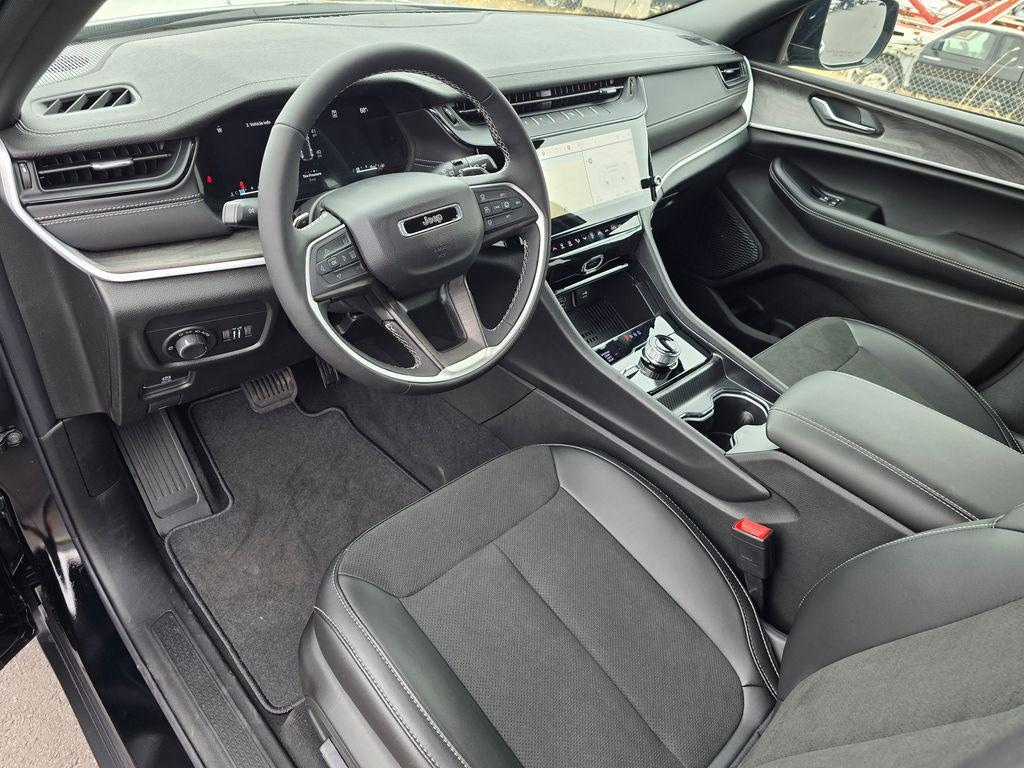 New 2026 Jeep Grand Cherokee LAREDO ALTITUDE 4X4 Sport Utility