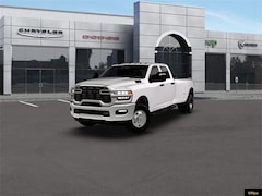 2026 Ram 3500 TRADESMAN CREW CAB 4X4 8' BOX Pickup