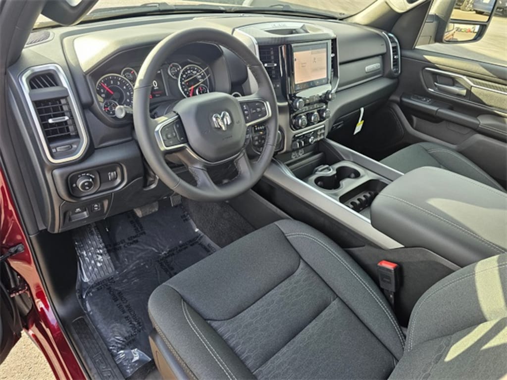 New 2026 Ram 1500 BIG HORN CREW CAB 4X4 5'7 BOX Pickup