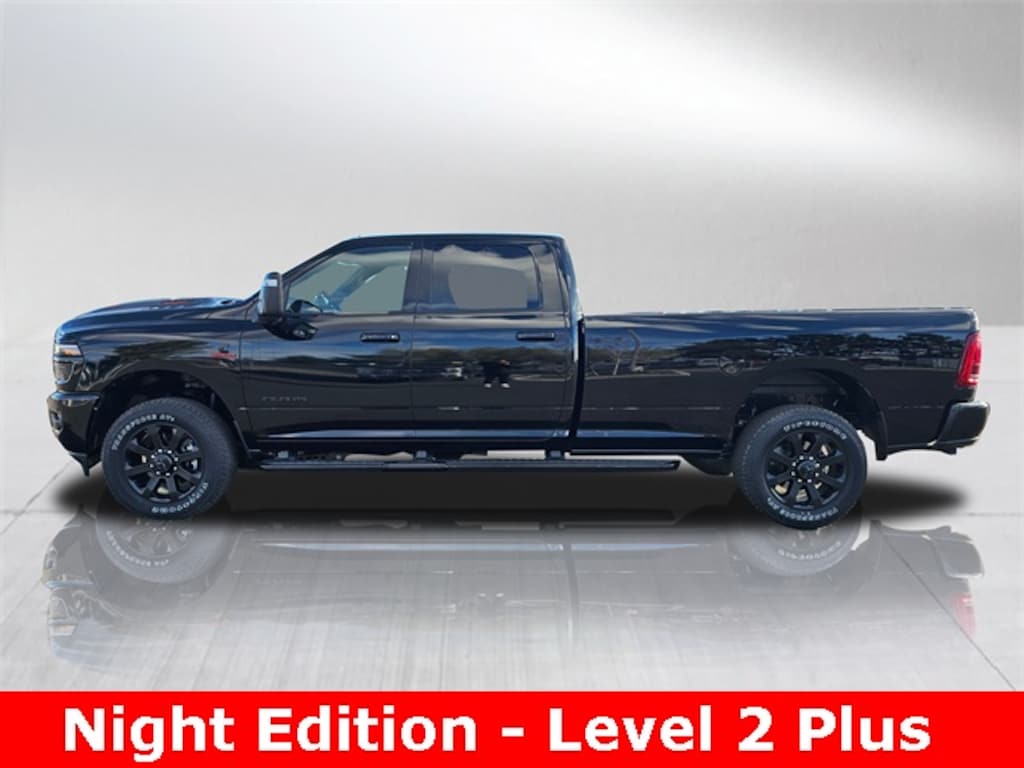 New 2025 Ram 3500 LARAMIE CREW CAB 4X4 8' BOX Pickup