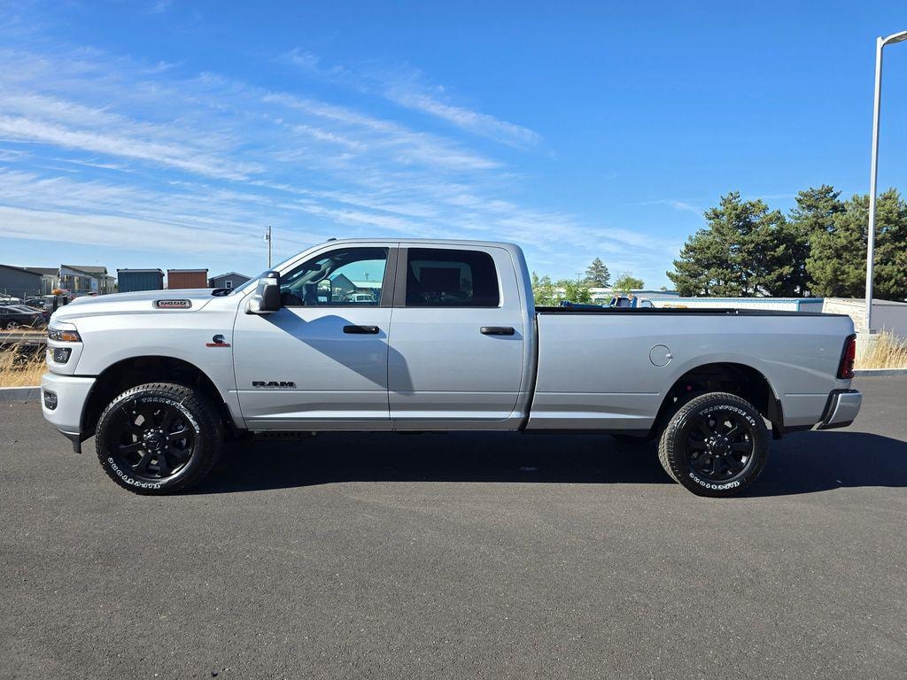 New 2026 Ram 3500 BIG HORN CREW CAB 4X4 8' BOX Pickup