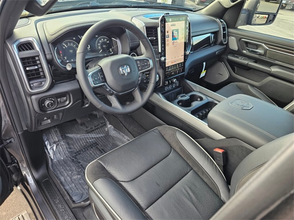 New 2026 Ram 1500 LARAMIE CREW CAB 4X4 5'7 BOX Pickup