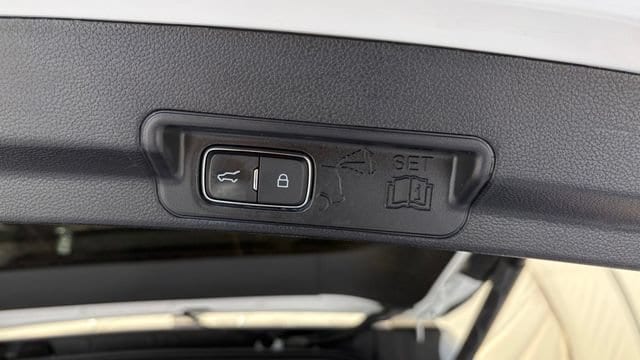 2021 Ford Explorer Limited - Photo 6