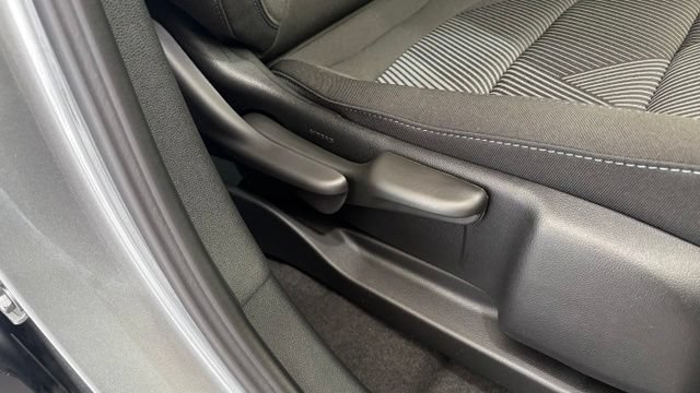 2027 Chevrolet Bolt LT - Photo 21