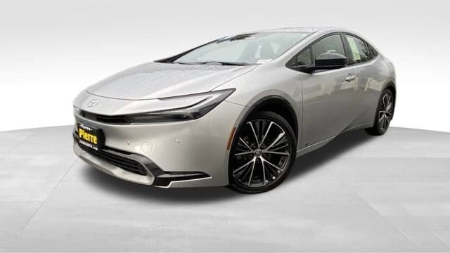 2023 Toyota Prius LE's photo