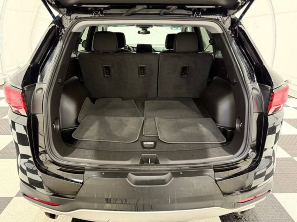 Used 2025 Chevrolet Blazer 2LT SUV