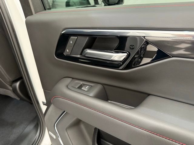 2025 Chevrolet Suburban RST - Photo 30
