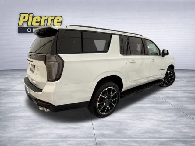 2025 Chevrolet Suburban RST - Photo 8