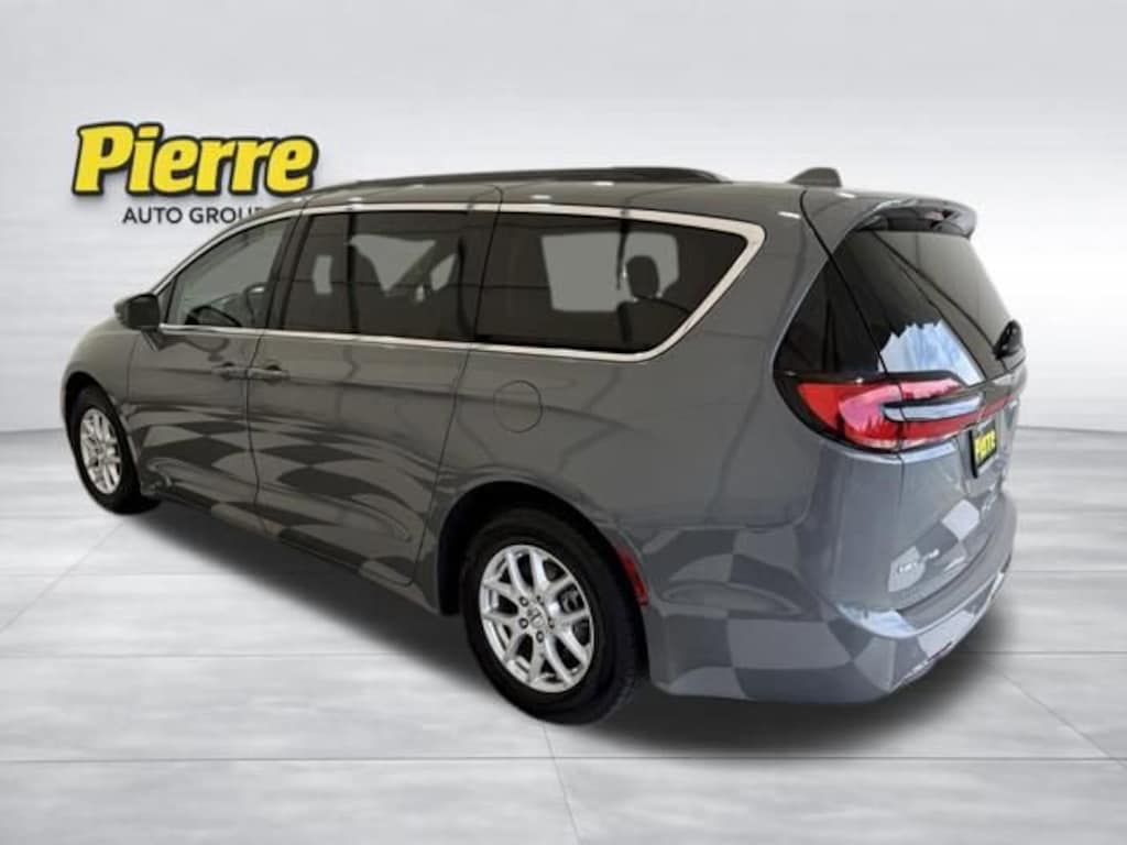Used 2022 Chrysler Pacifica Touring L
