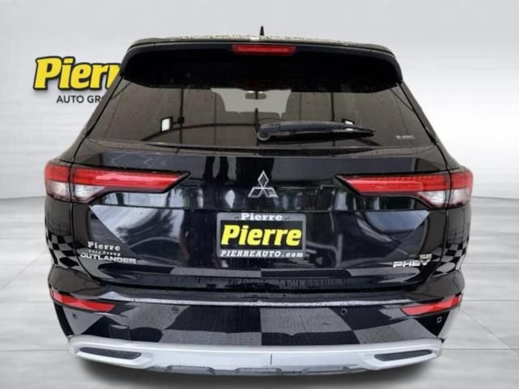Used 2024 Mitsubishi Outlander Plug-In Hybrid SE