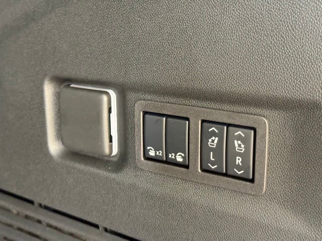 2025 Chevrolet Suburban RST - Photo 7