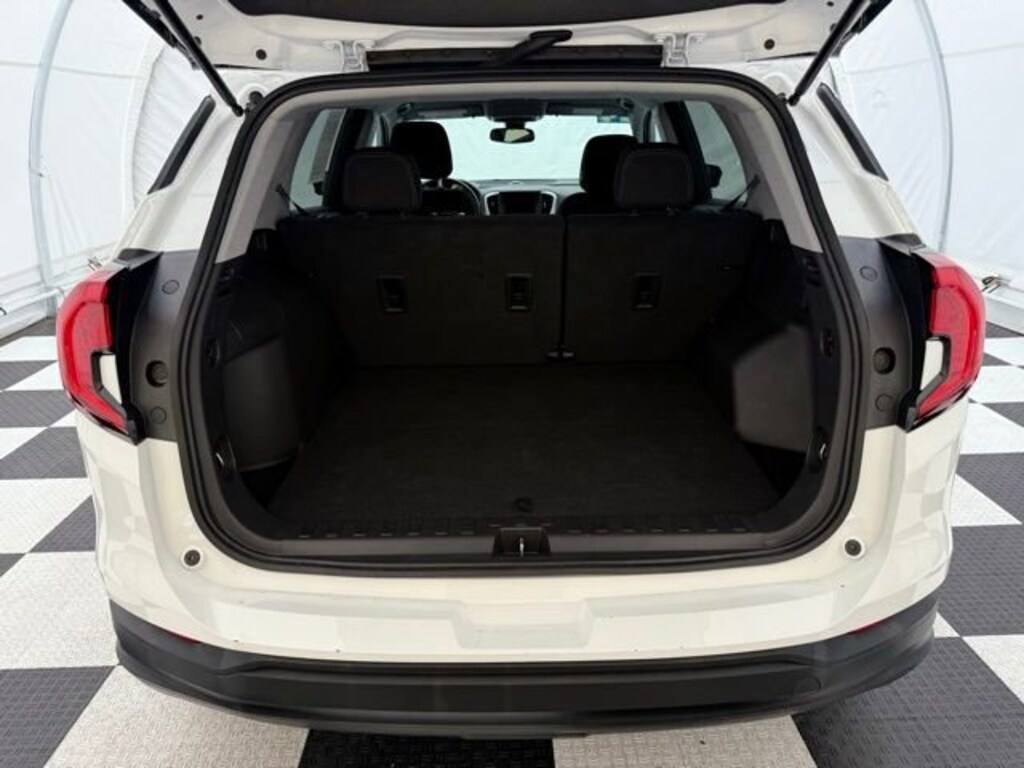 Used 2024 GMC Terrain SLE SUV