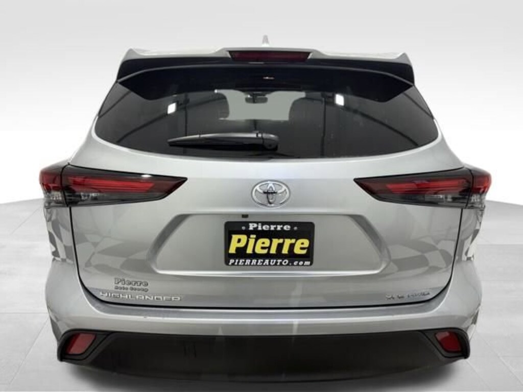 Used 2025 Toyota Highlander LE