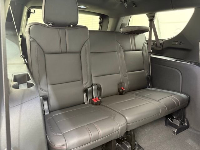 2025 Chevrolet Suburban RST - Photo 31