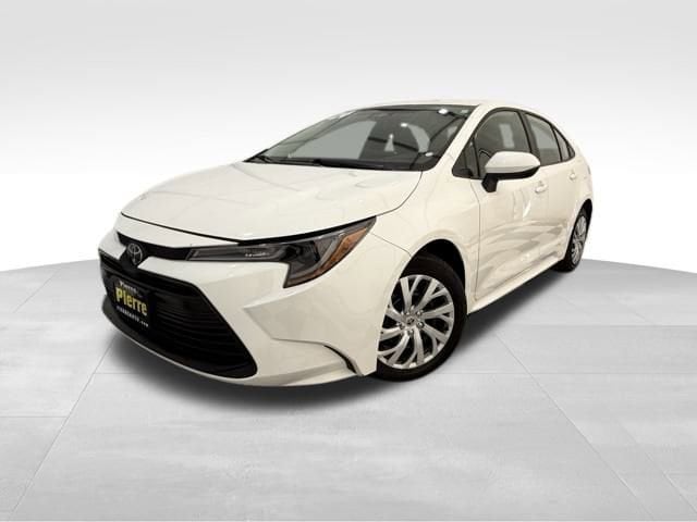 2024 Toyota Corolla LE's photo