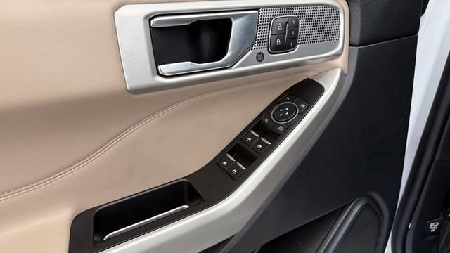 2021 Ford Explorer Limited - Photo 17