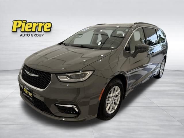2022 Chrysler Pacifica Touring L's photo