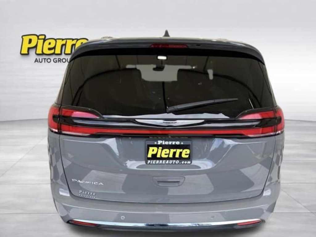 Used 2022 Chrysler Pacifica Touring L