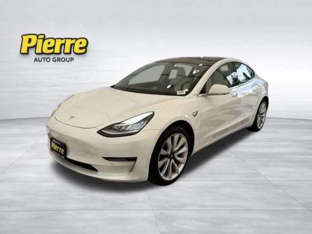 2019 Tesla Model 3 Rear-Wheel Drive Mid Range's photo